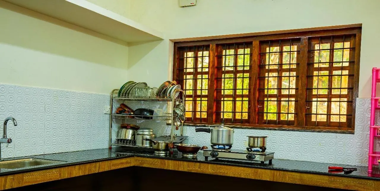 Eden Homestay Pinangode 0*,